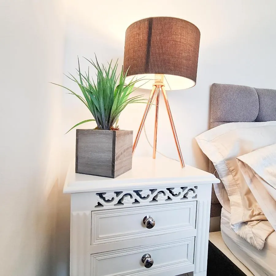 Modern 4 Bedroom Flat Near Brighton Station